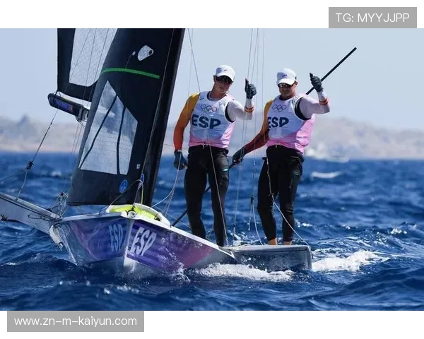 帆船世锦赛英国选手逆风翻盘，总分第一登顶