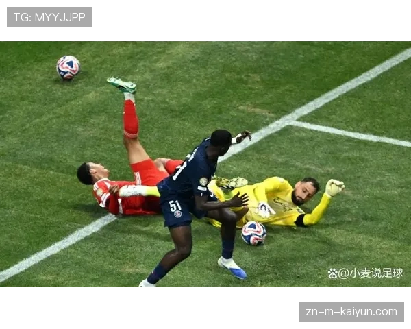 拜仁官方确认穆西亚拉因脚踝扭伤,将缺席与皇马的首回合较量 拜仁官方确认穆西亚拉因脚踝扭伤,将缺席与皇马的首回合较量